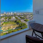 View 17, Modern, 5 min from Rafael Nuñez Airport