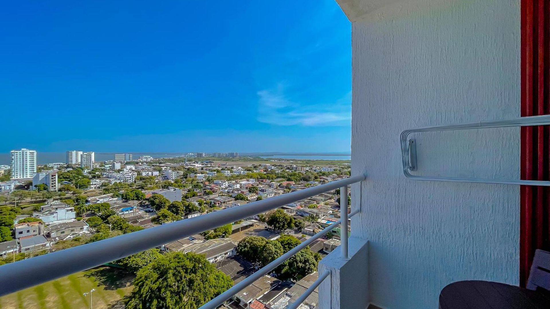 Apartamento View 17, Modern, 5 Min From Rafael Nuñez Airport *