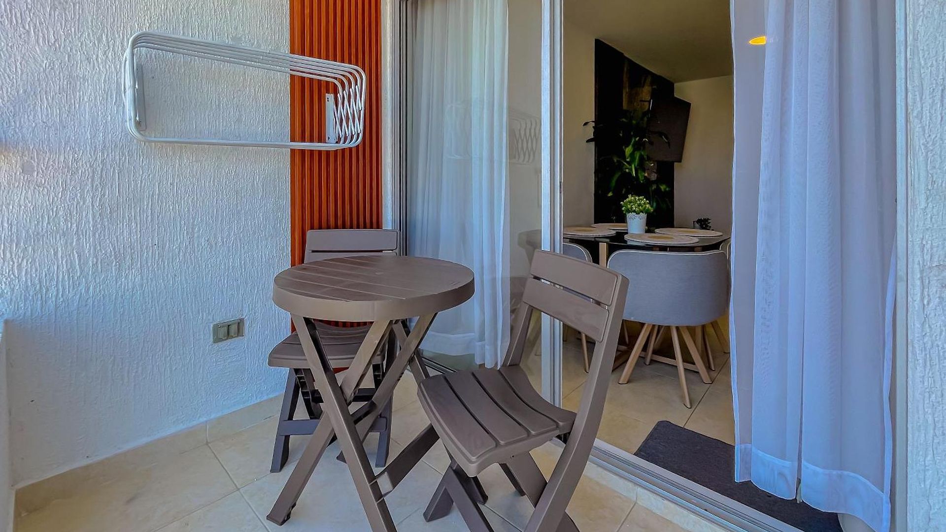 View 17, Modern, 5 Min From Rafael Nuñez Airport