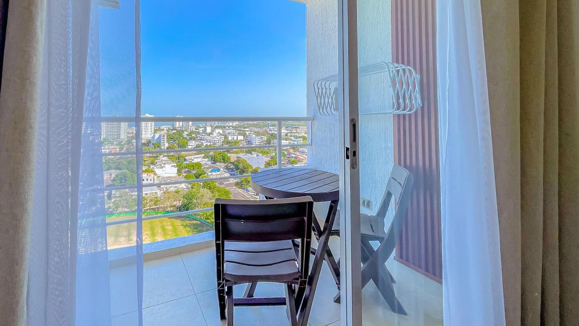 Apartamento View 17, Modern, 5 Min From Rafael Nuñez Airport