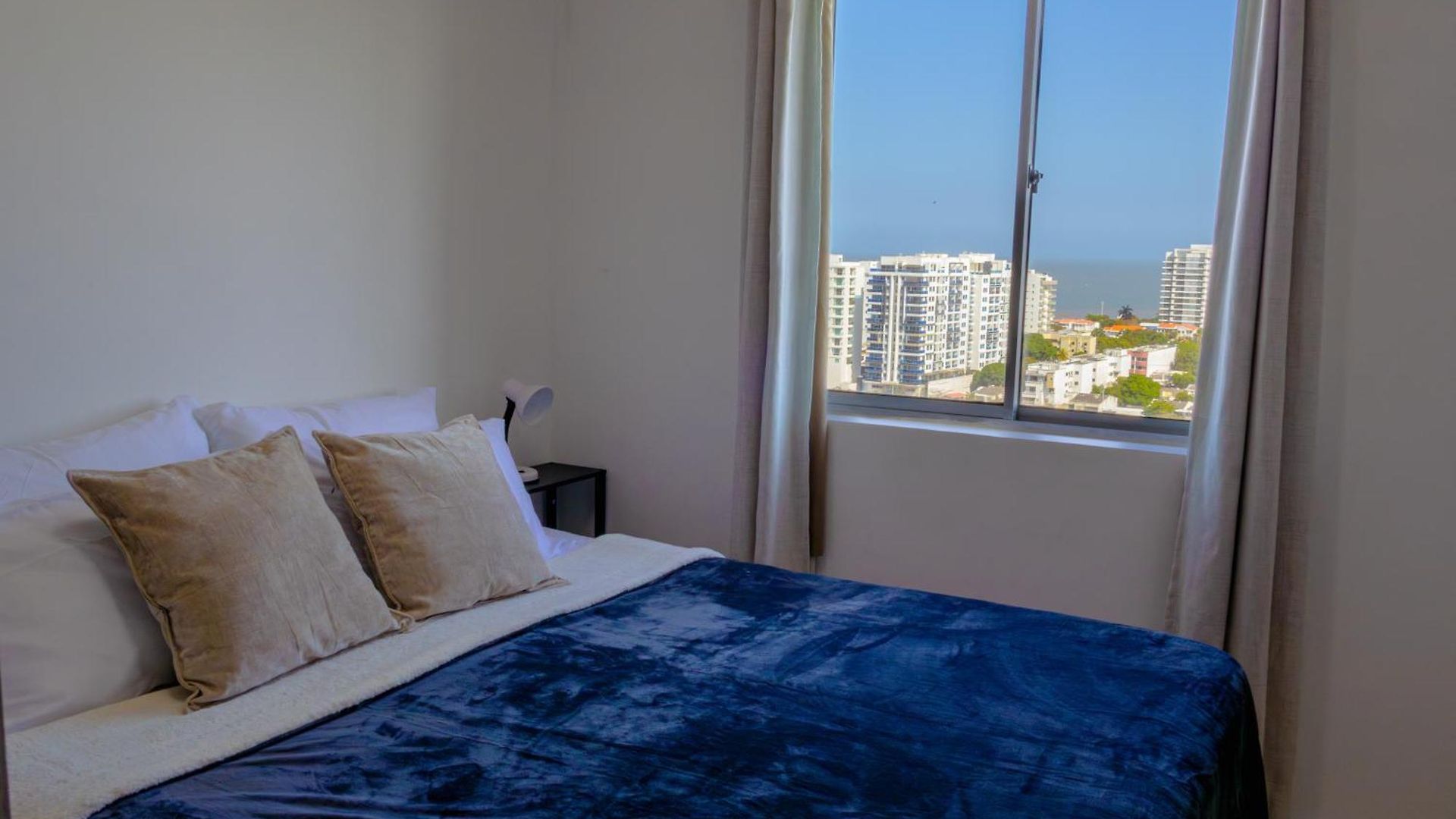 View 17, Modern, 5 Min From Rafael Nuñez Airport *