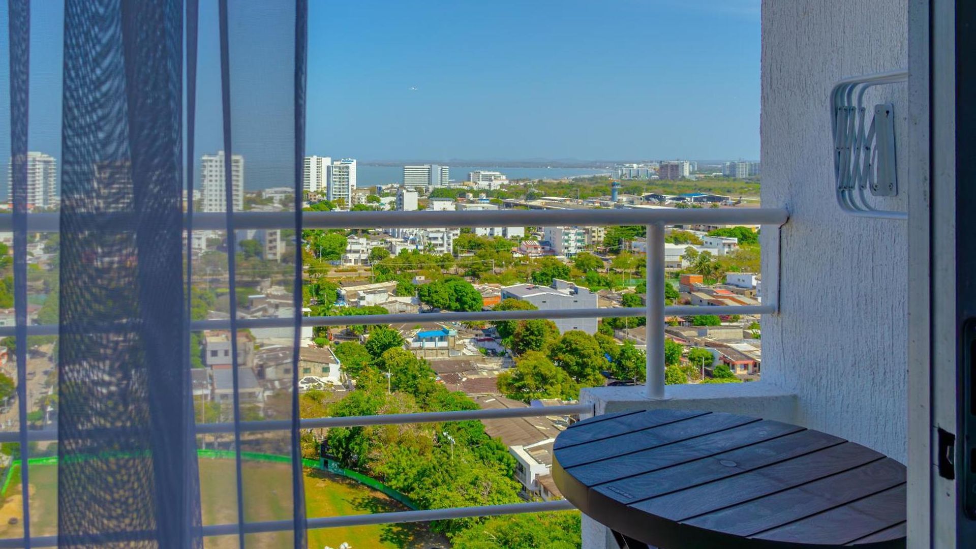 View 17, Modern, 5 Min From Rafael Nuñez Airport Cartagena