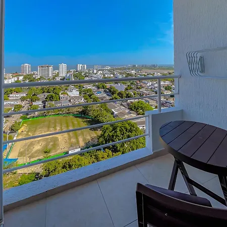 View 17, Modern, 5 Min From Rafael Nuñez Airport *