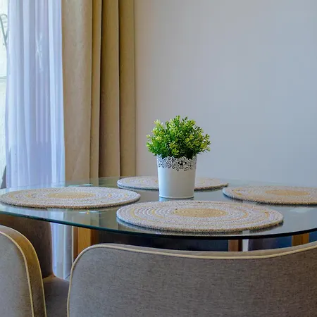 View 17, Modern, 5 Min From Rafael Nuñez Airport Apartamento