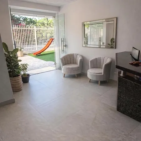 View 17, Modern, 5 Min From Rafael Nuñez Airport *